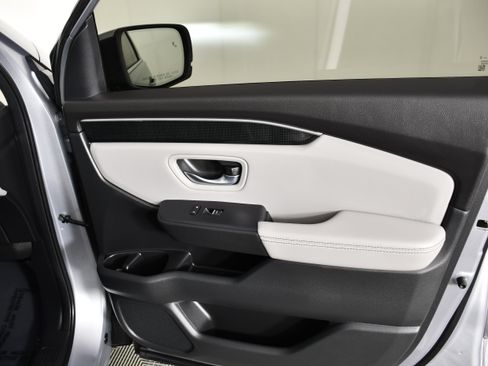 Certified 2025 Honda Pilot Elite image 41