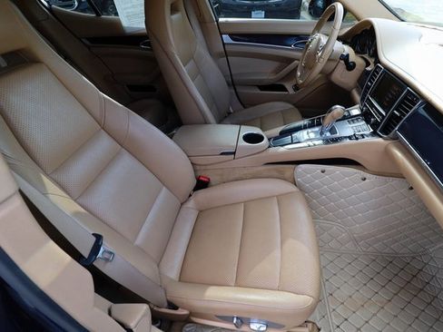 Used 2012 Porsche Panamera 4 image 32