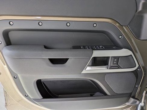 Used 2022 Land Rover Defender 110 S AWD/4WD image 18
