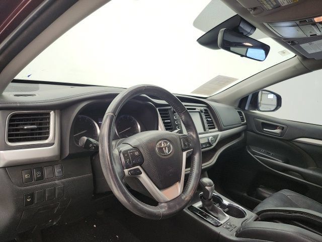 Certified 2018 Toyota Highlander XLE FWD image 10