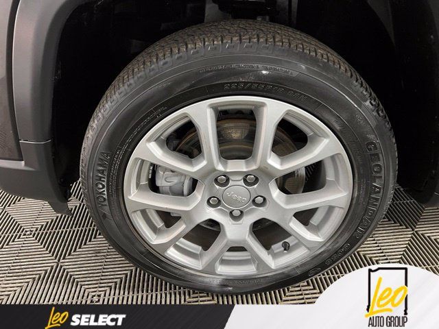 Used 2023 Jeep Compass Latitude w/ Sun and Sound Group AWD/4WD image 24