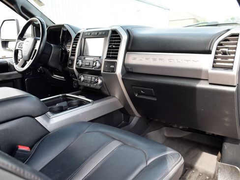 Used 2020 Ford F250 Platinum w/ FX4 Off-Road Package AWD/4WD image 22