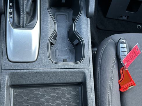 Used 2022 Nissan Frontier SV image 33