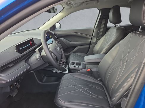 Certified 2025 Ford Mustang Mach-E Select w/ Comfort Package Lite image 11