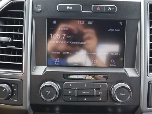 Used 2019 Ford F150 XLT AWD/4WD image 10