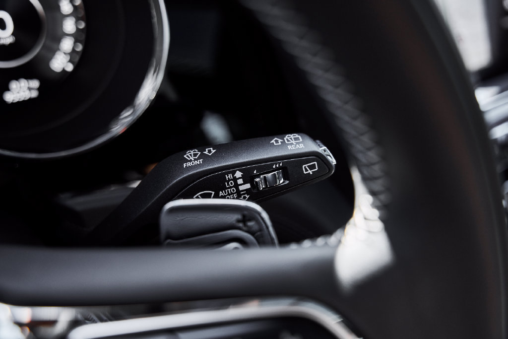 Used 2025 Bentley Bentayga AWD/4WD image 63