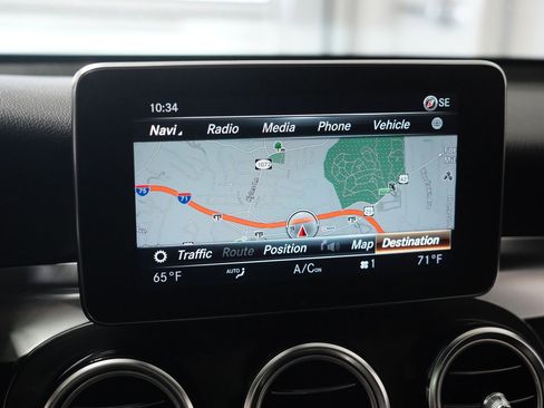 Used 2018 Mercedes-Benz GLC 300 4MATIC image 22