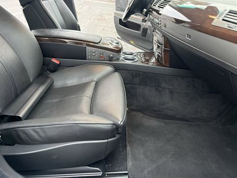Used 2007 BMW 750i image 34