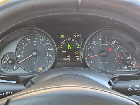 Used 2019 Maserati GranTurismo MC image 18