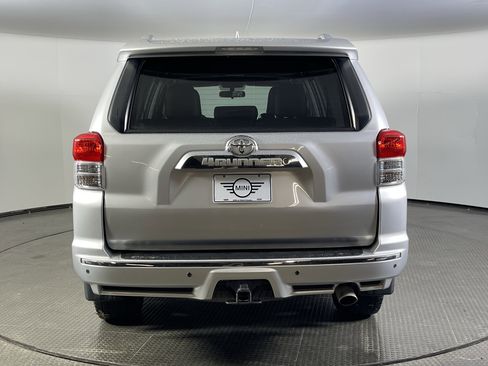 Used 2013 Toyota 4Runner SR5 image 7