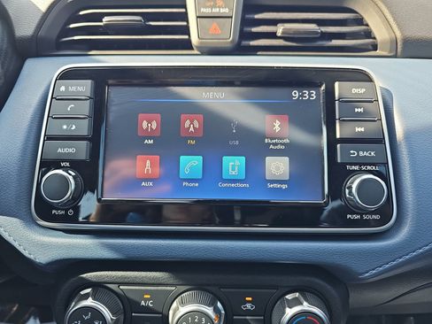 Used 2025 Nissan Versa SV w/ Trunk Package FWD image 18