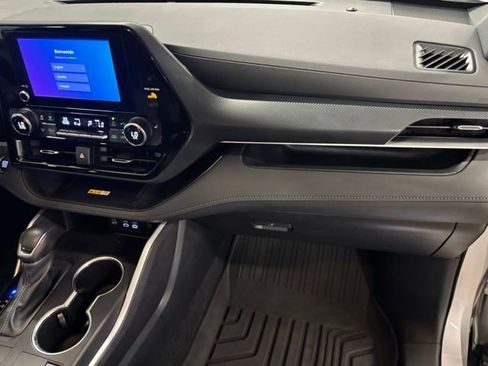 Certified 2023 Toyota Highlander XSE FWD image 21