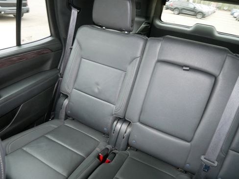 Used 2023 Chevrolet Tahoe LT AWD/4WD image 12