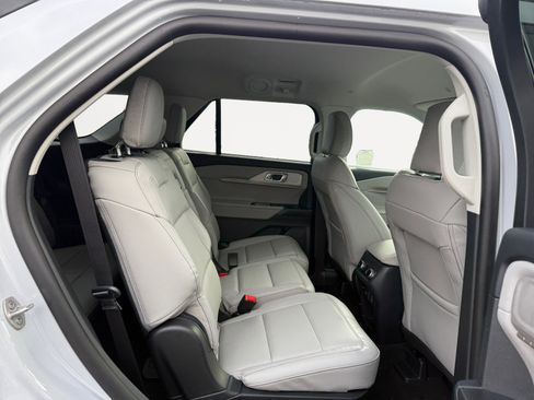 New 2026 Ford Explorer Active w/ Active Comfort Package image 18