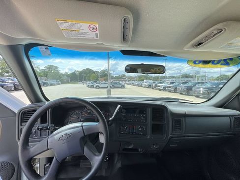 Used 2006 Chevrolet Silverado 2500 LS RWD image 11