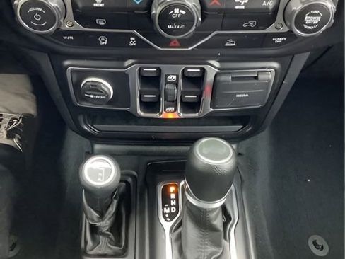 Certified 2022 Jeep Wrangler Unlimited Sport AWD/4WD image 22