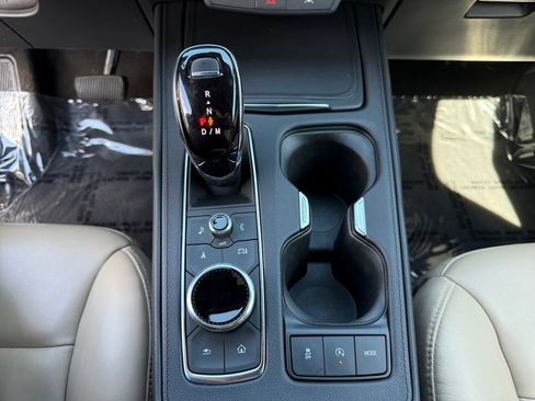 Used 2025 Cadillac XT4 Premium Luxury FWD image 19