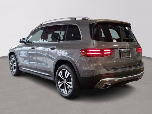Used 2026 Mercedes-Benz GLB 250 4MATIC image 6