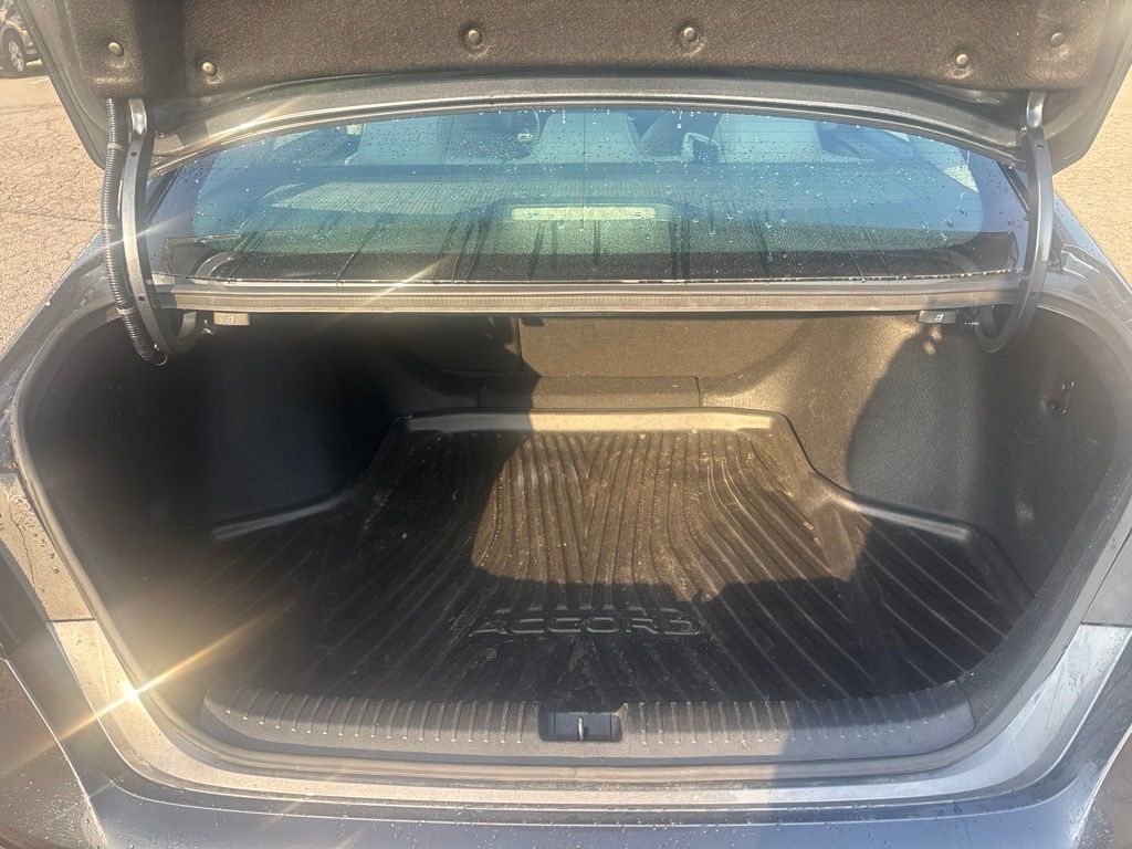 Used 2023 Honda Accord EX-L image 9
