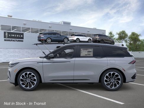 New 2026 Lincoln Nautilus Reserve image 3