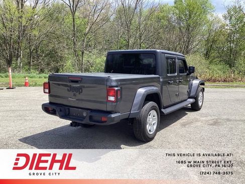 Used 2023 Jeep Gladiator Sport AWD/4WD image 7