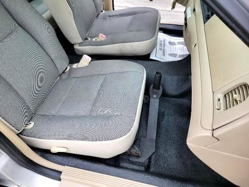 Used 2011 Ford Crown Victoria Police Interceptor w/ Comfort & Convenience Group image 38