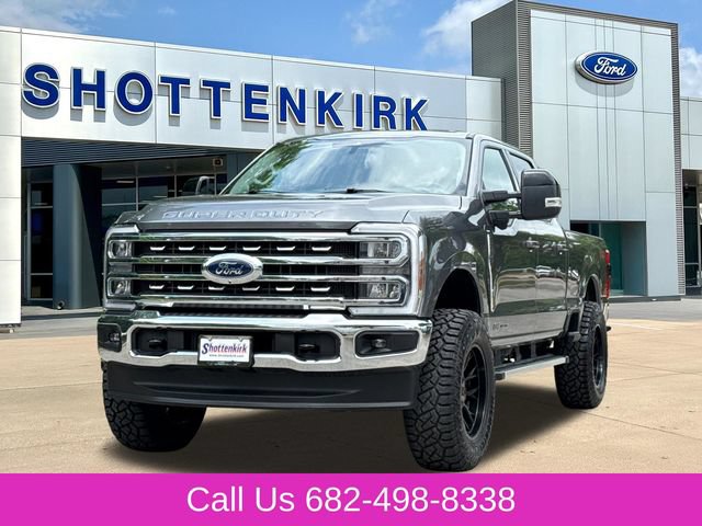 Used 2025 Ford F250 Lariat w/ FX4 Off-Road Package AWD/4WD image 3