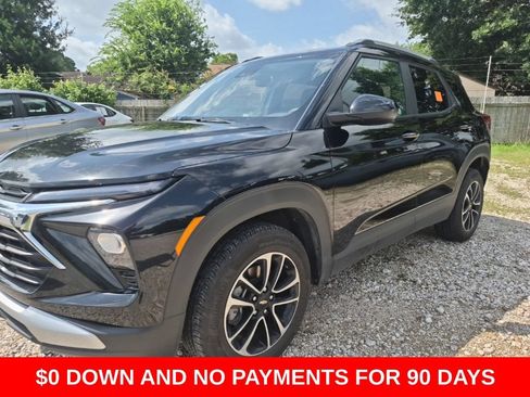 Used 2025 Chevrolet TrailBlazer LT AWD/4WD image 1
