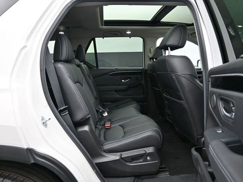 Used 2025 Honda Pilot Touring image 41