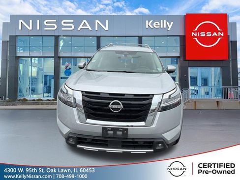 Certified 2022 Nissan Pathfinder SL image 1