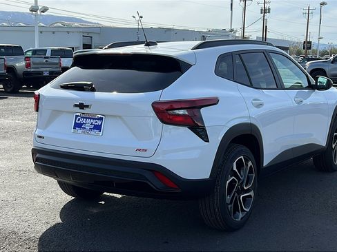 New 2026 Chevrolet Trax RS w/ Driver Confidence Package FWD image 5