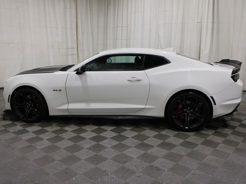 Used 2020 Chevrolet Camaro SS RWD image 33