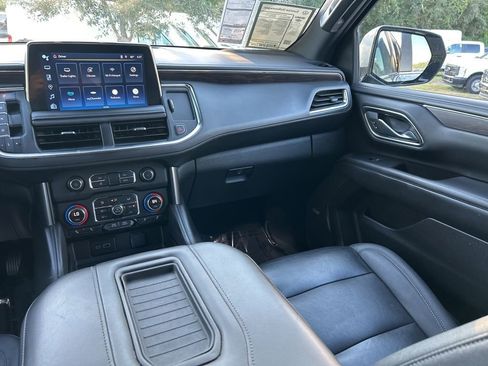 Used 2023 Chevrolet Suburban LT image 11