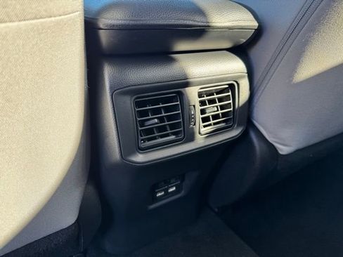 Used 2021 Toyota RAV4 XLE w/ Convenience Package image 8