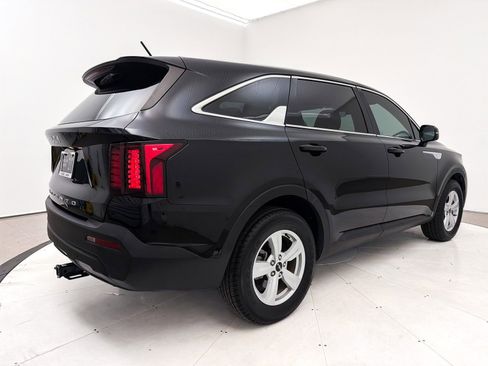 Used 2022 Kia Sorento LX image 15