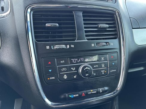 Used 2018 Dodge Grand Caravan GT image 13
