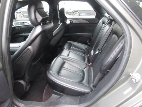 Used 2017 Lincoln MKZ Premiere image 14