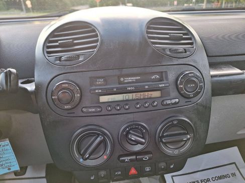 Used 2001 Volkswagen Beetle GLX FWD image 19