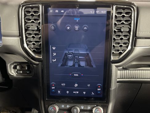 Used 2024 Ford Ranger Lariat w/ Advanced Towing Package image 25