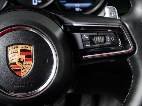 Used 2023 Porsche Macan AWD/4WD image 10