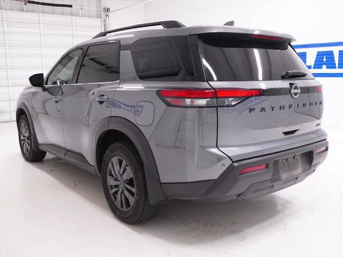Used 2024 Nissan Pathfinder SV w/ Lighting Package (N92) FWD image 8