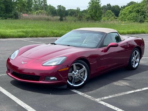 Used 2007 Chevrolet Corvette Convertible w/ Preferred Equipment Group RWD image 2