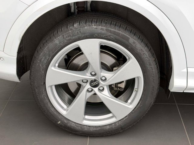 Used 2025 Audi Q5 Premium Plus w/ Premium Plus AWD/4WD image 8