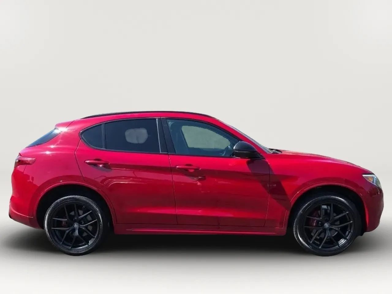 Used 2020 Alfa Romeo Stelvio Sport w/ Quick Order Package 22K Sport RWD image 8