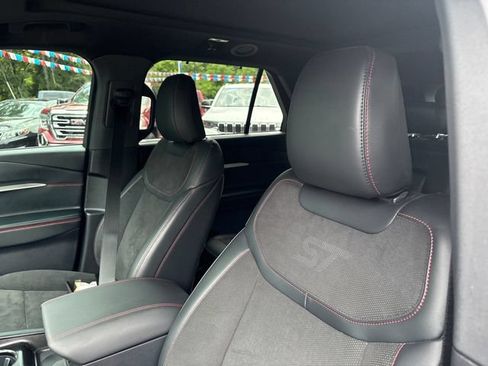 Used 2025 Ford Explorer ST AWD/4WD image 9