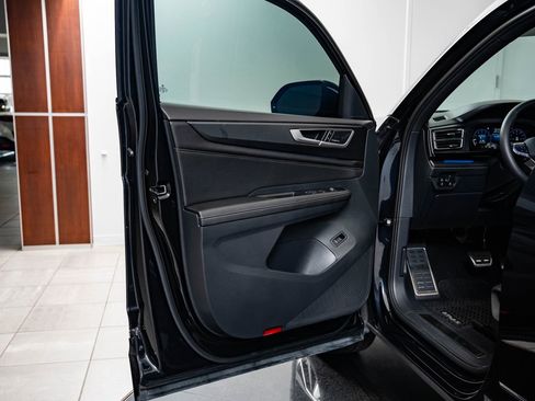 Used 2024 Volkswagen Atlas Cross Sport SEL Premium R-Line AWD/4WD image 29