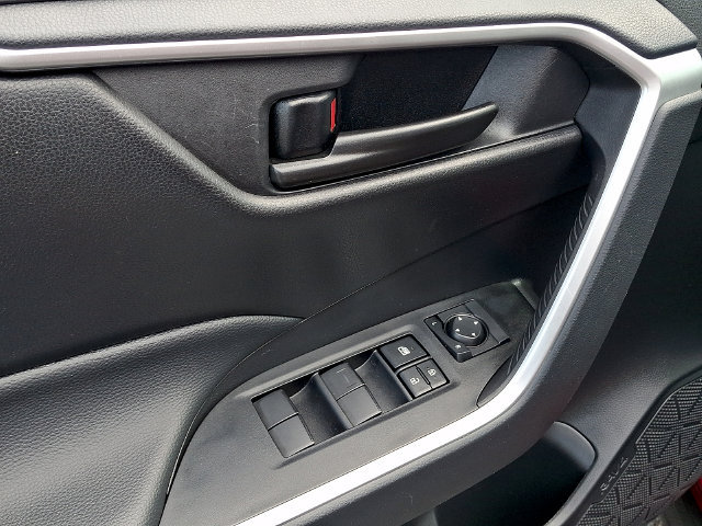 Certified 2024 Toyota RAV4 LE AWD/4WD image 8
