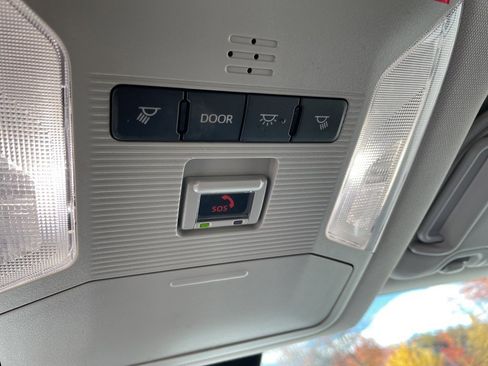 Used 2024 Toyota RAV4 Adventure image 15