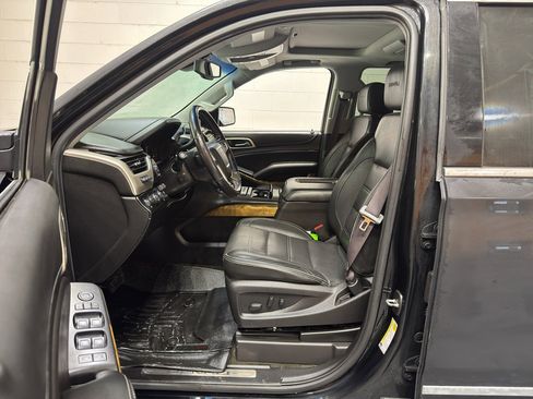 Used 2017 GMC Yukon XL Denali w/ Open Road Package image 18