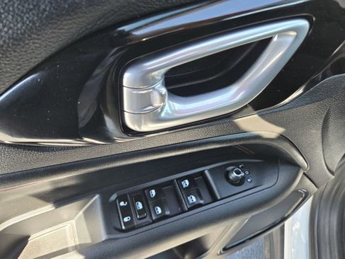 Used 2025 Jeep Compass Trailhawk AWD/4WD image 36